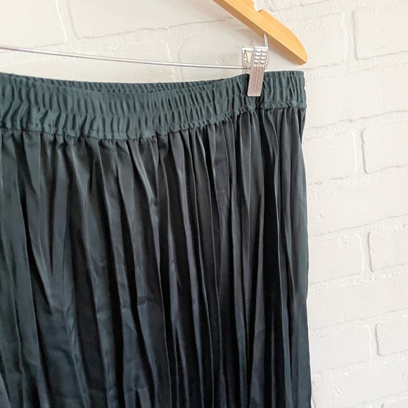 Rock N Shine Pleated Maxi skirt Evergreen Shimmery Iridescent Sz 18 - Picture 6 of 9